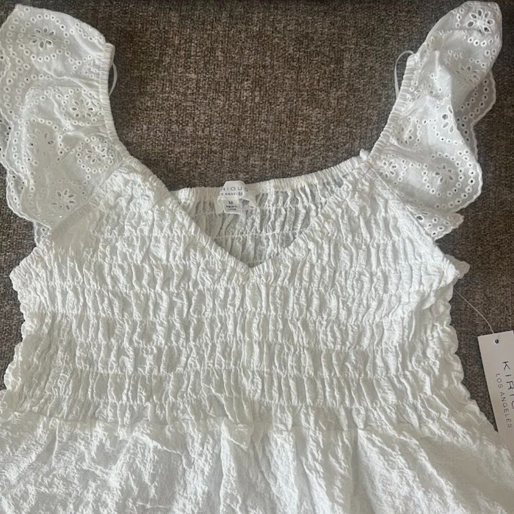 NEW Kirious Los Angeles White Eyelet Crop V-Neck Ruffle Top Shirt Medium NWT